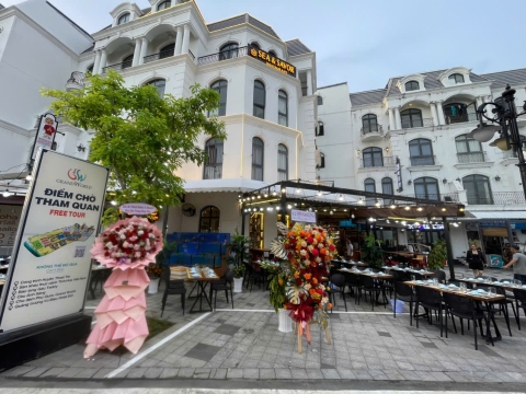 Sea & savor restaurant
